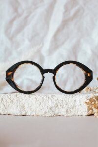 Opticien qui vend Meg Eyewear