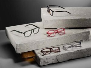 Cyril vend des lunettes Bollé à Landerneau