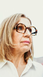 Cyril vend des lunettes albert duval