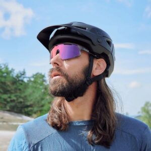 Cyril vend des lunettes Bollé à Landerneau