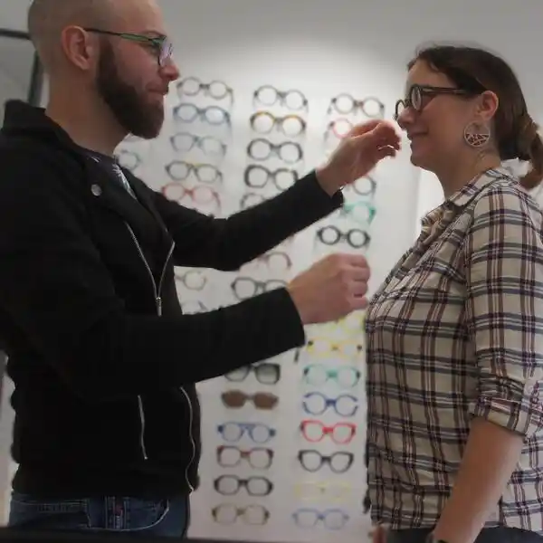 Opticien visagiste à Landerneau chez Landern'Optique